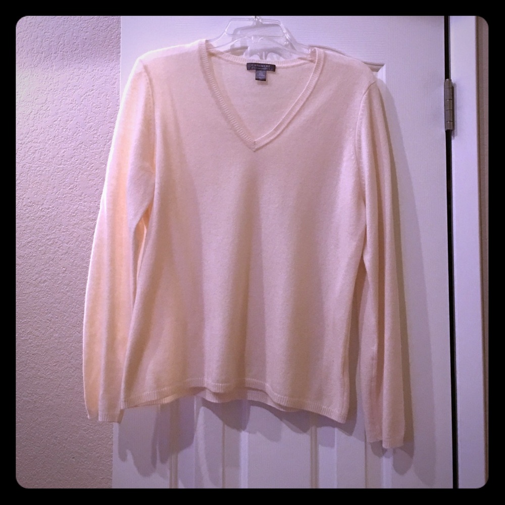 100% cashmere v-neck sweater